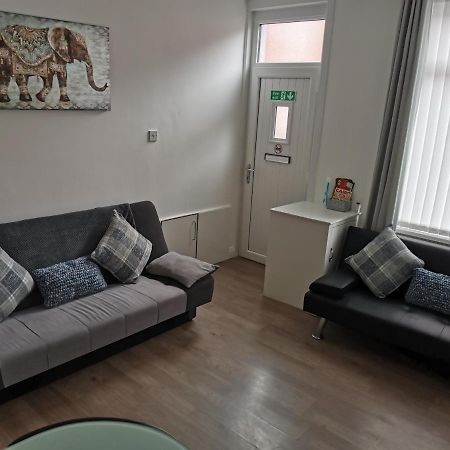 Welcome Home - Close To Town Centre - Full Holiday Home Blackpool Exteriör bild